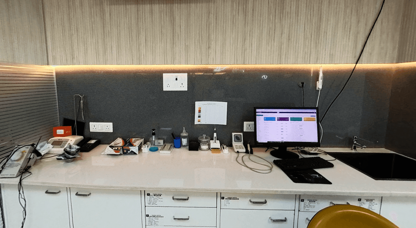 Inside Vishnoi Dental, Kanpur