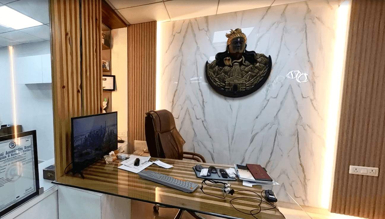 Inside Vishnoi Dental, Kanpur