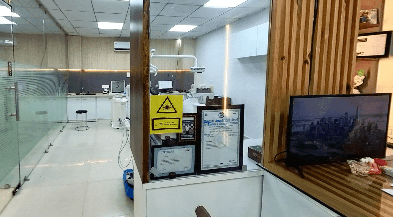 Inside Vishnoi Dental, Kanpur
