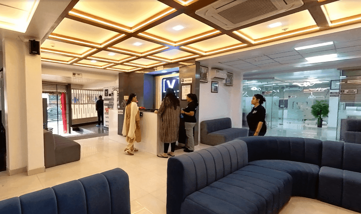 The welcoming reception and waiting area at Vishnoi Dental in Kanpur